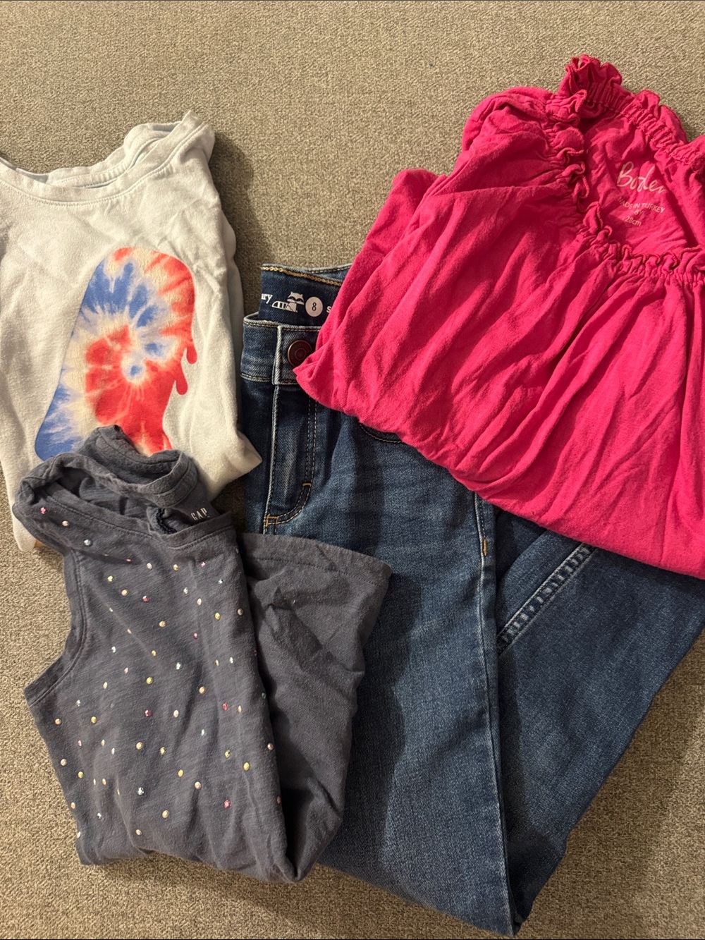 5/$15- Girlโs bundle size medium